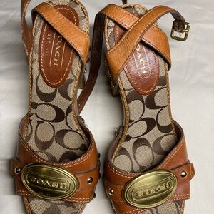 Coach Tan Leather Size 6.5 Women's Sandals